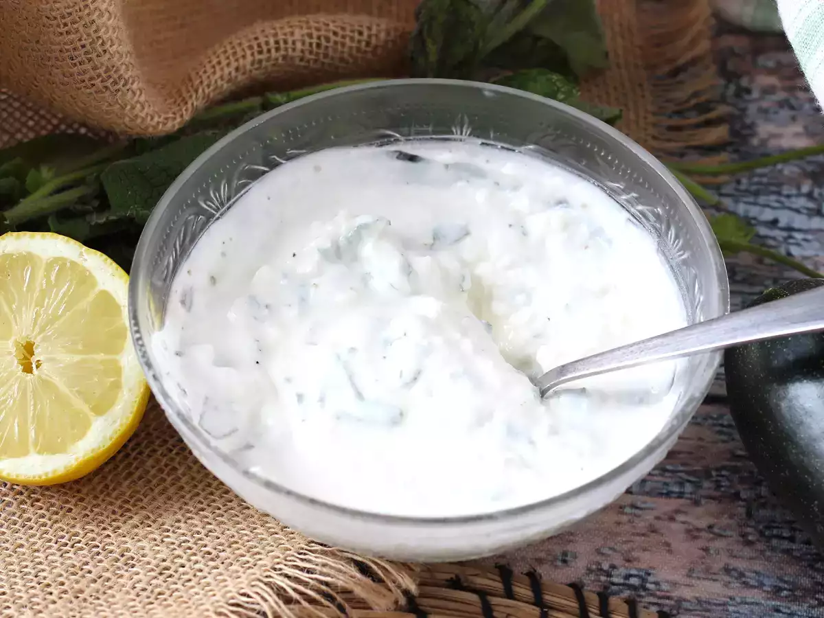 Saus yoghurt, feta, lemon, dan mint yang sangat segar! - foto 5
