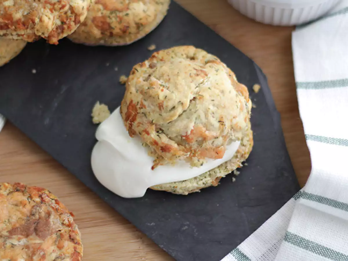 Scone Salmon Asap dan Dill - foto 2