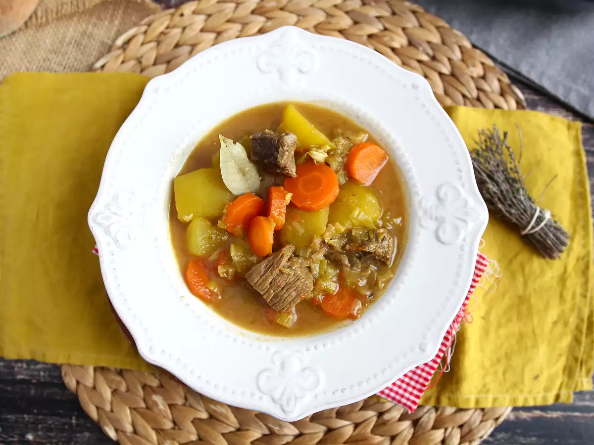 Semur Daging Sapi dan Kentang dengan Panci Presto - foto 4