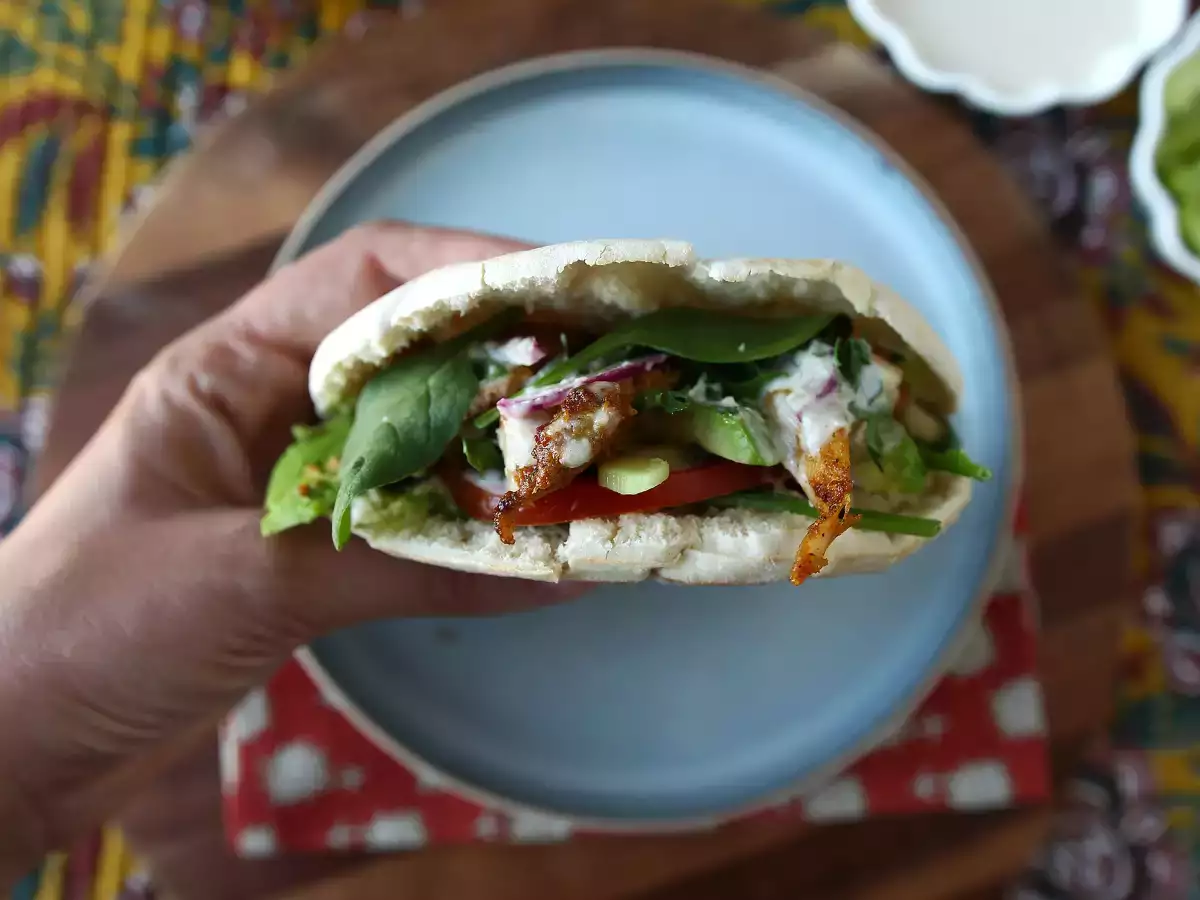 Shawarma ayam dengan Air Fryer, roti pita, dan saus tahini - foto 4