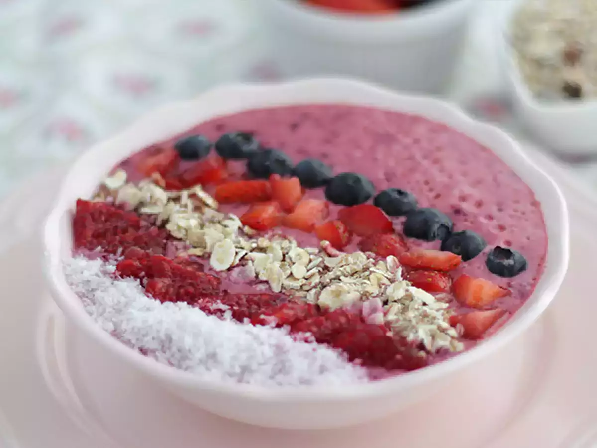 Smoothie Bowl Buah Beri