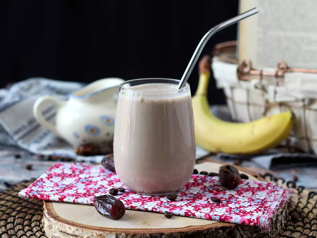 Smoothie Kopi dan Kurma yang Membangkitkan Semangat! - foto 3