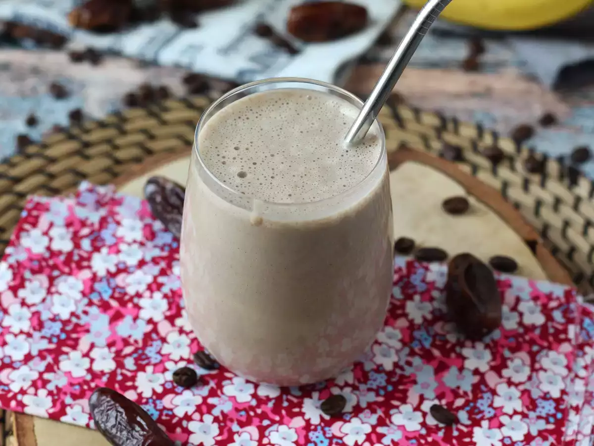 Smoothie Kopi dan Kurma yang Membangkitkan Semangat! - foto 4