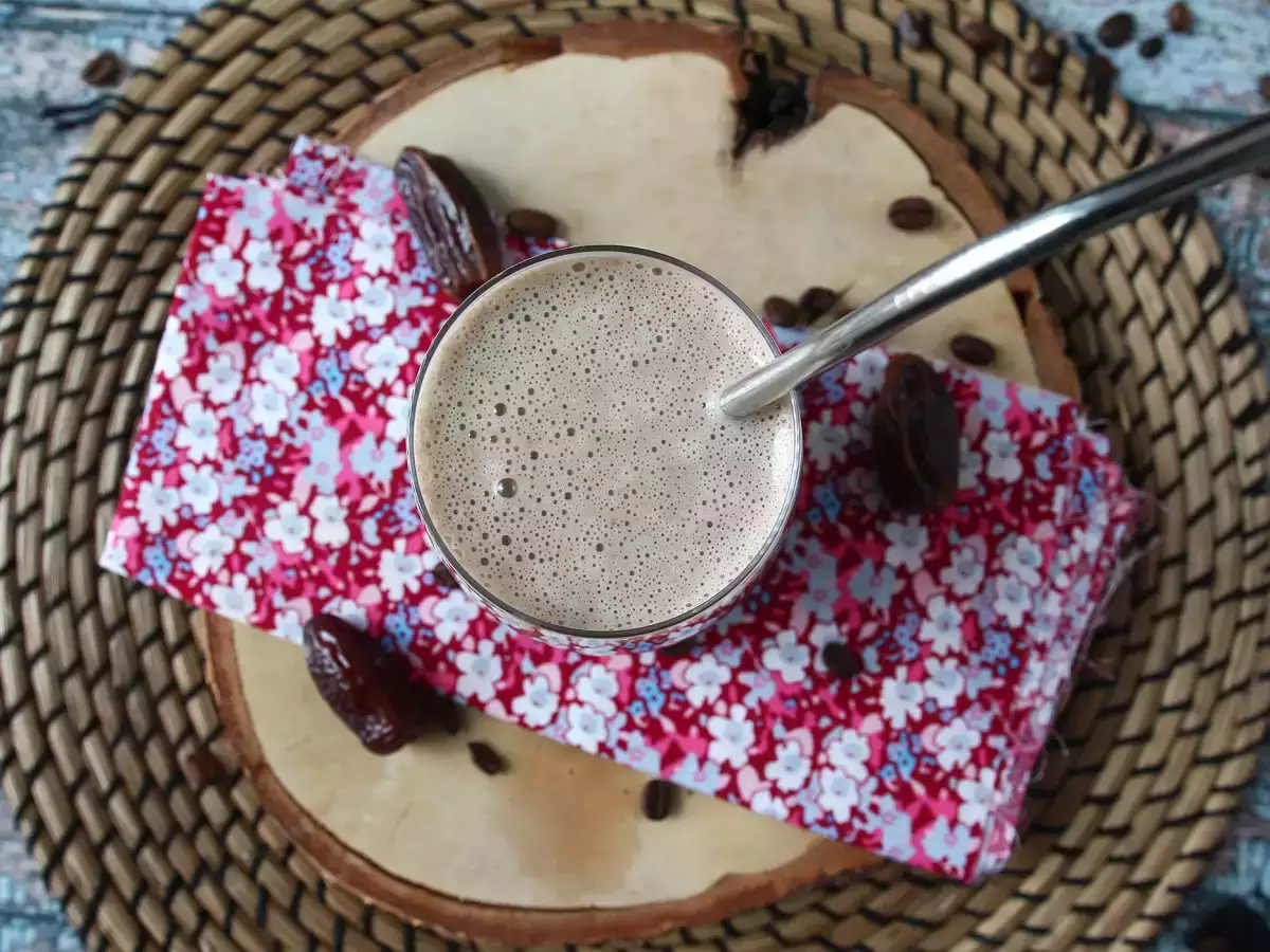 Smoothie Kopi dan Kurma yang Membangkitkan Semangat! - foto 5
