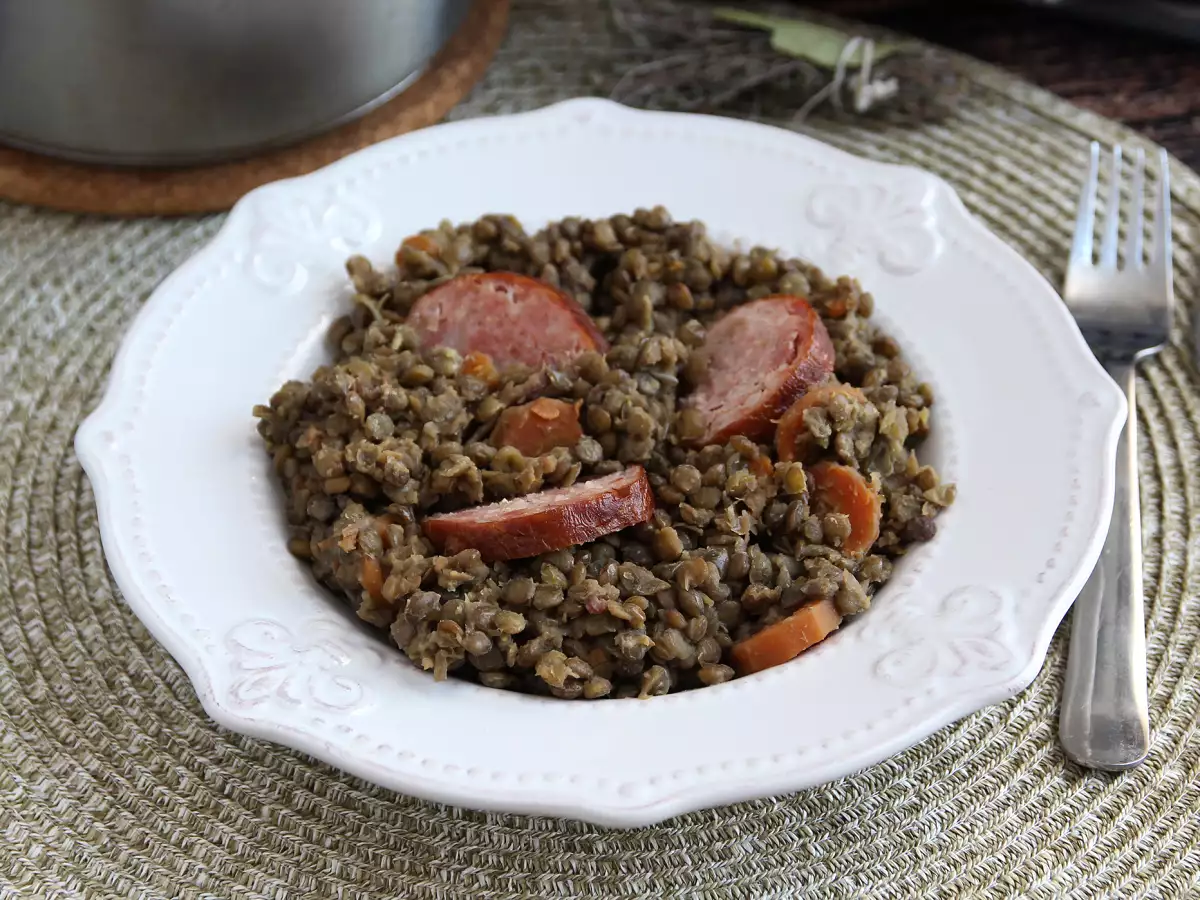 Sosis Morteau dan Lentil Hijau yang Dimasak Perlahan - foto 4