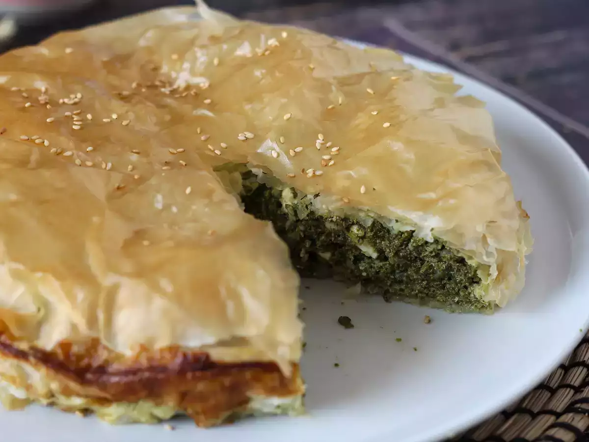 Spanakopita, pai Yunani yang super mudah dengan bayam dan keju feta - foto 2