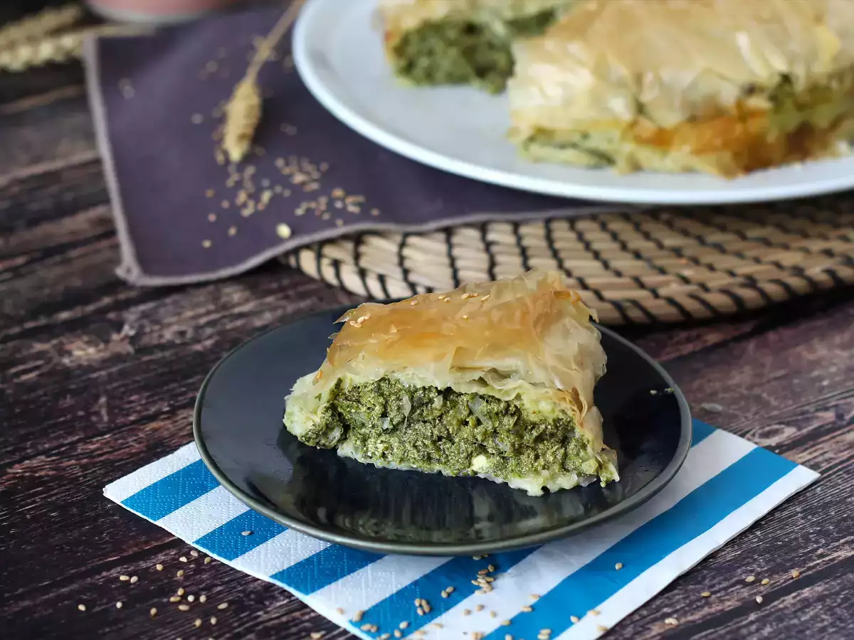 Spanakopita, pai Yunani yang super mudah dengan bayam dan keju feta - foto 3