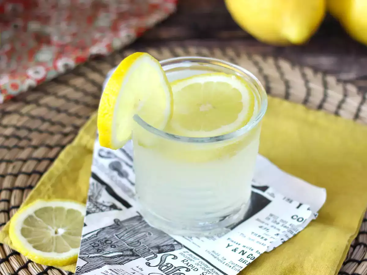 Spritz dengan limoncello, koktail yang sempurna untuk musim panas! - foto 3