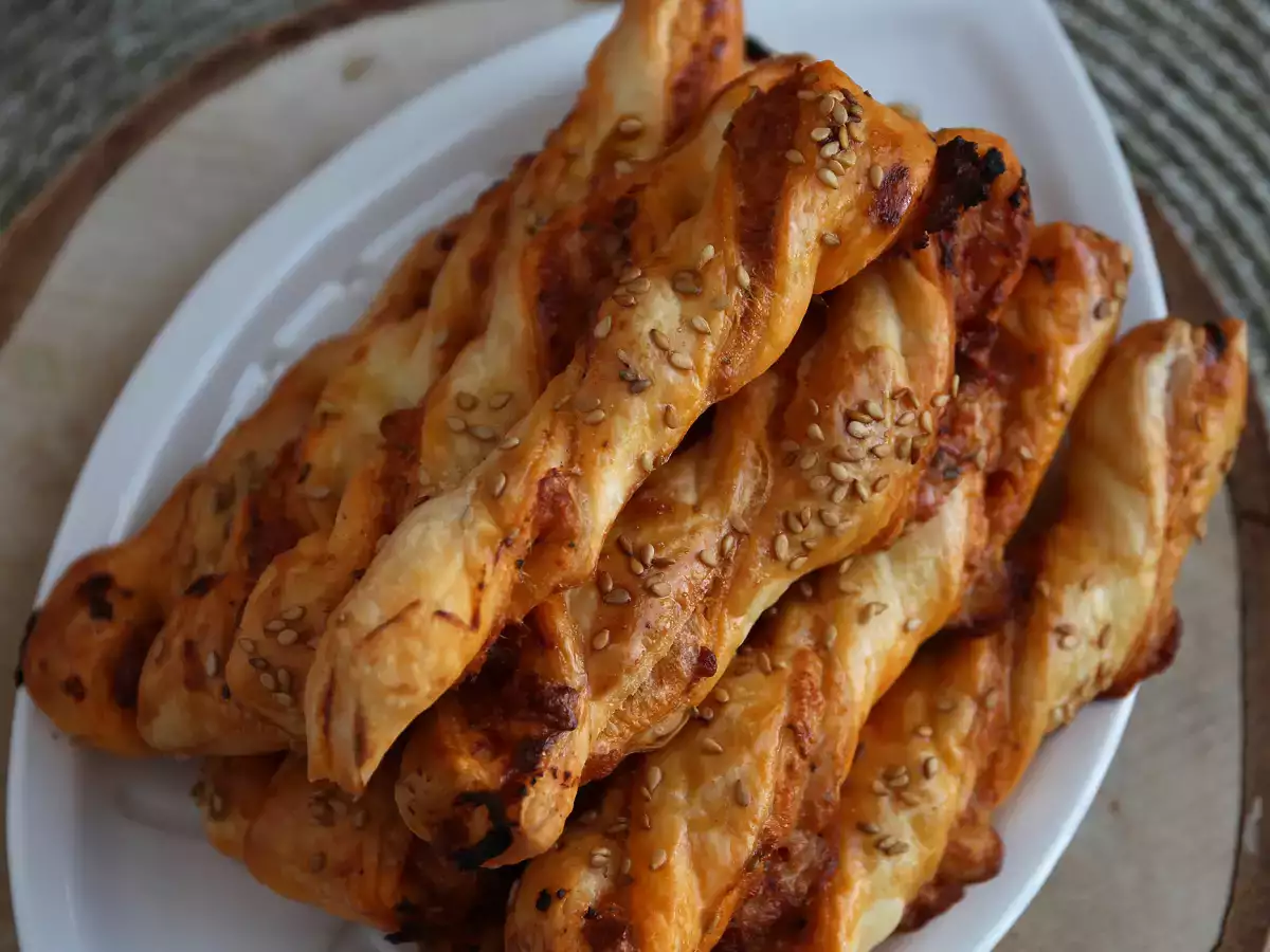 Stik Pastry Renyah dengan Pesto Rosso dan Mozzarella - foto 5