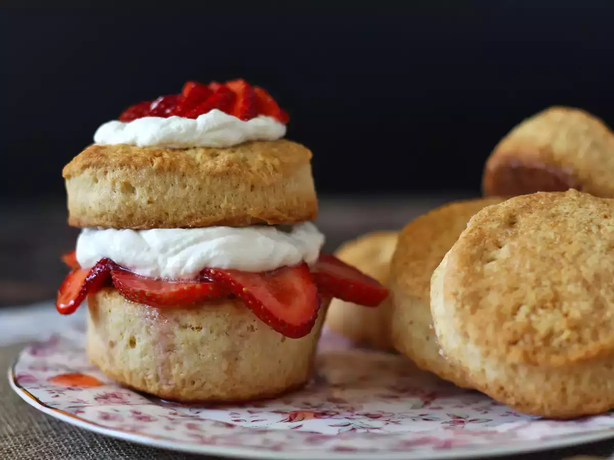 Strawberry shortcake, kue krim stroberi khas Amerika yang tidak pernah gagal - foto 5
