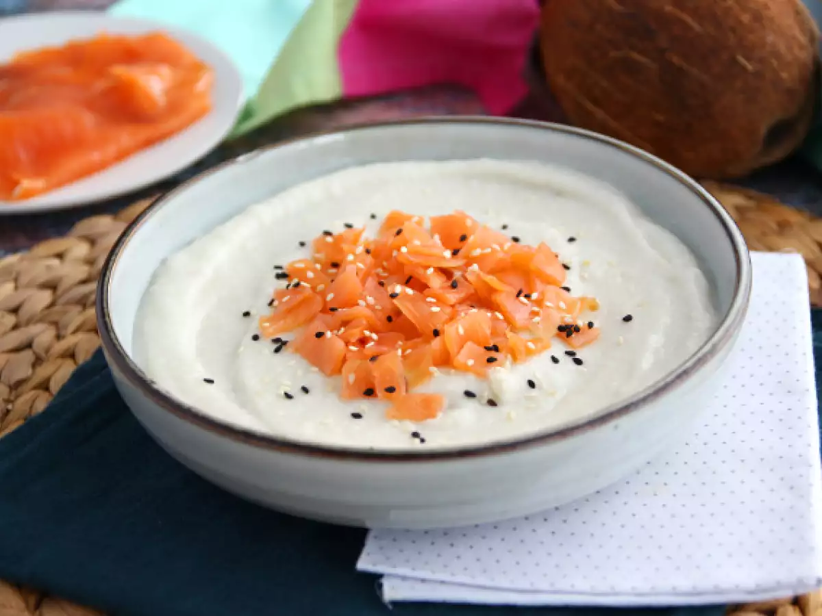 Sup Krim Kembang Kol dengan Santan dan Salmon Asap