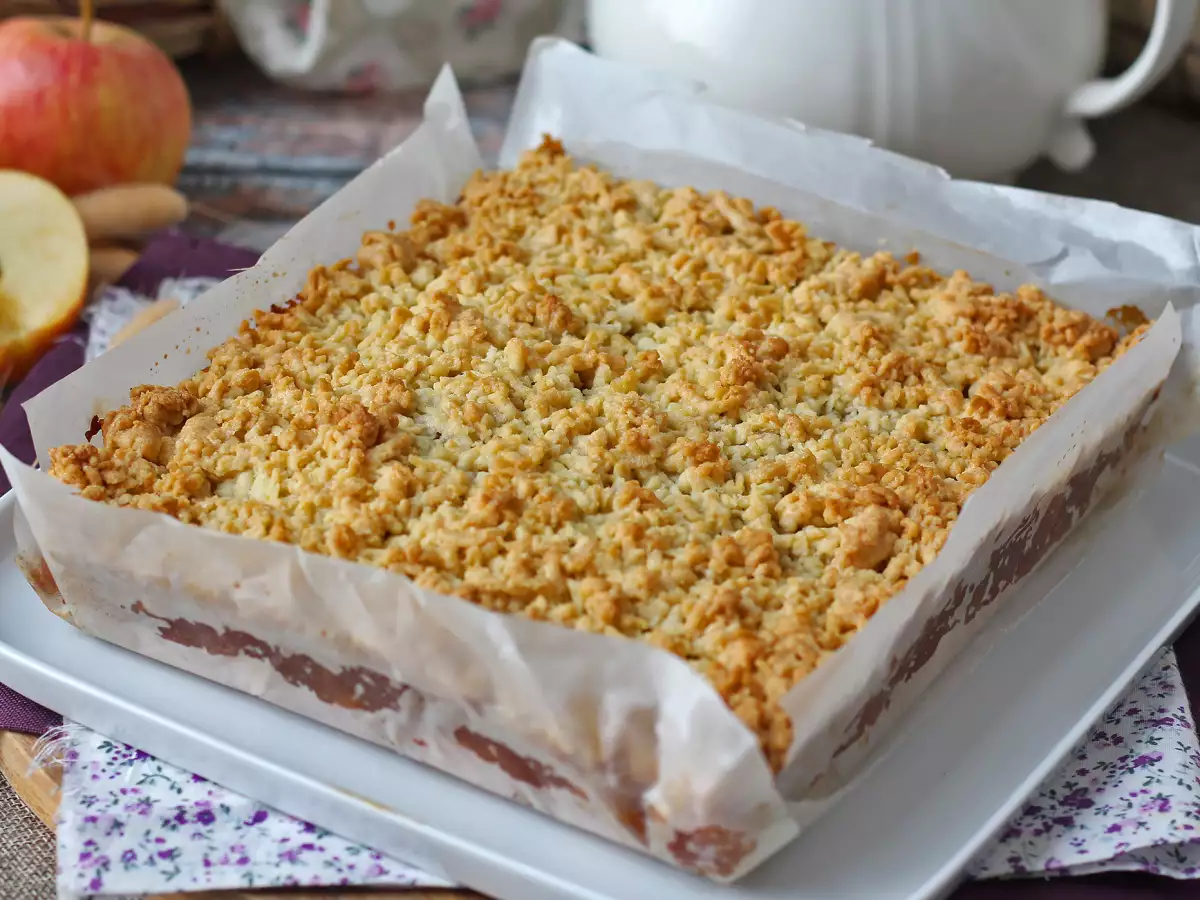 Szarlotka: pai apel Polandia dengan topping renyah - foto 9