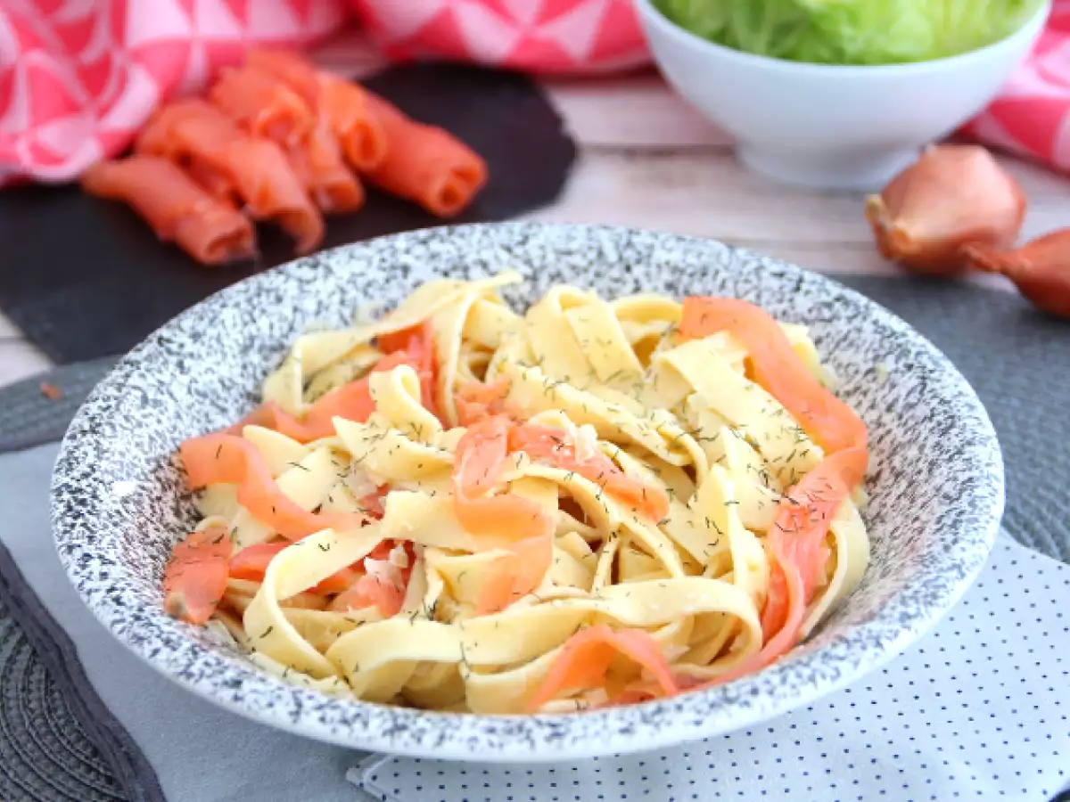 Tagliatelle dengan salmon asap dan adas manis - foto 2