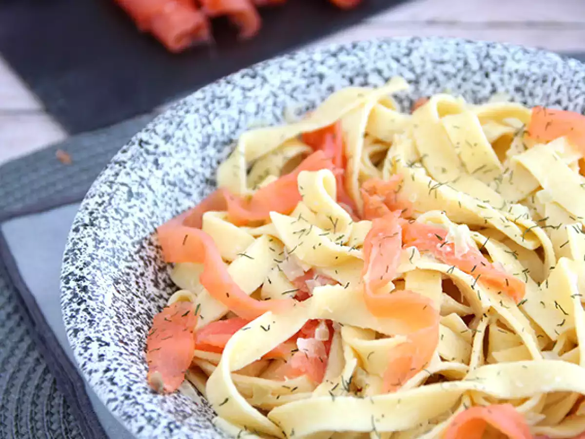 Tagliatelle dengan salmon asap dan adas manis - foto 3