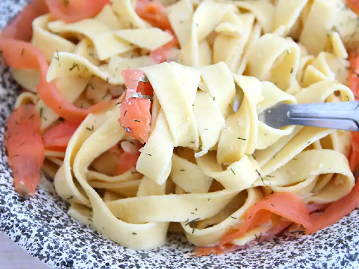 Tagliatelle dengan salmon asap dan adas manis - foto 4