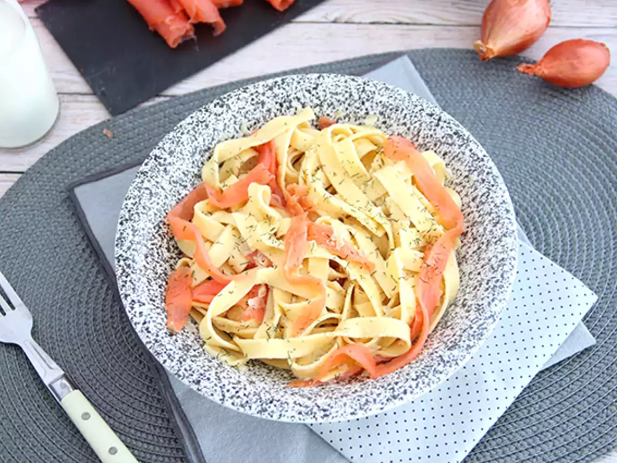 Tagliatelle dengan salmon asap dan adas manis - foto 5