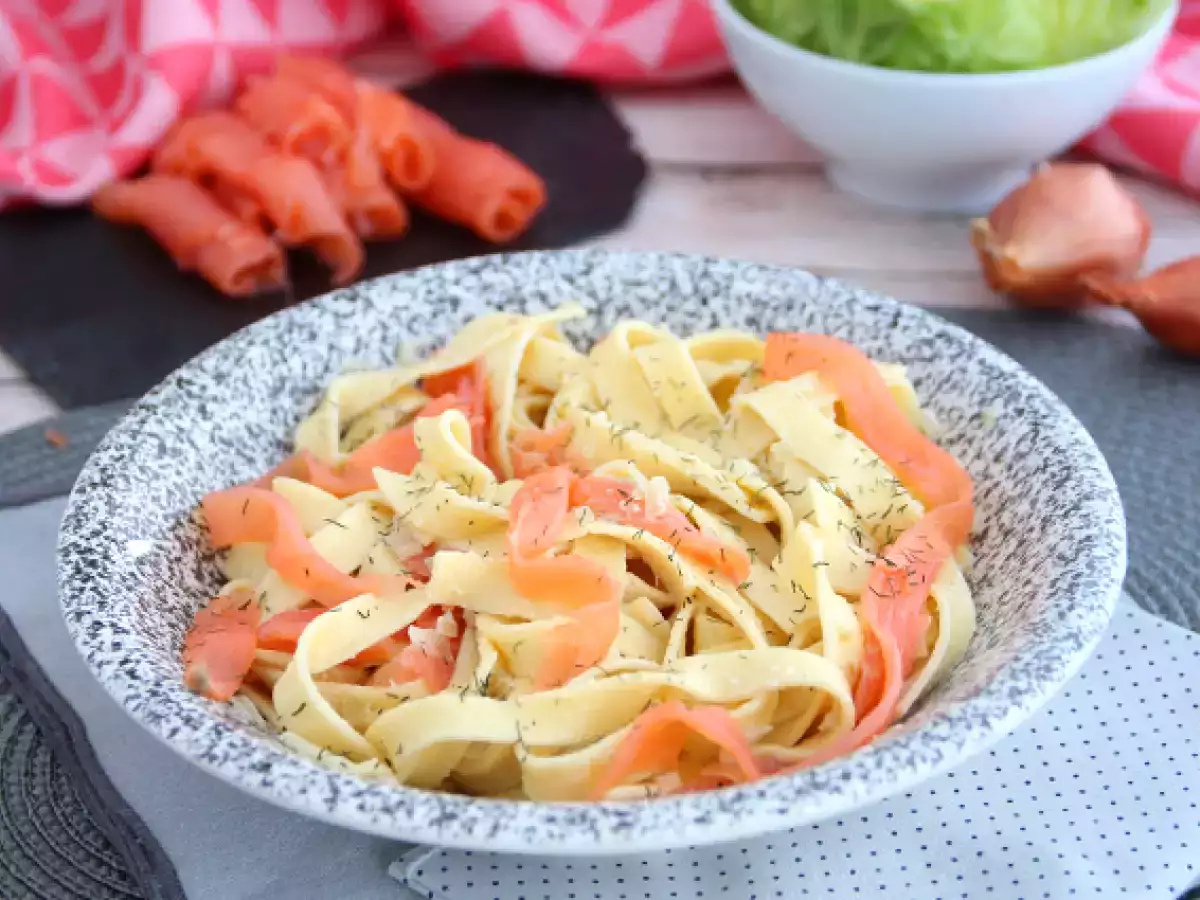 Tagliatelle dengan Salmon Asap dan Adas Sowa - foto 2