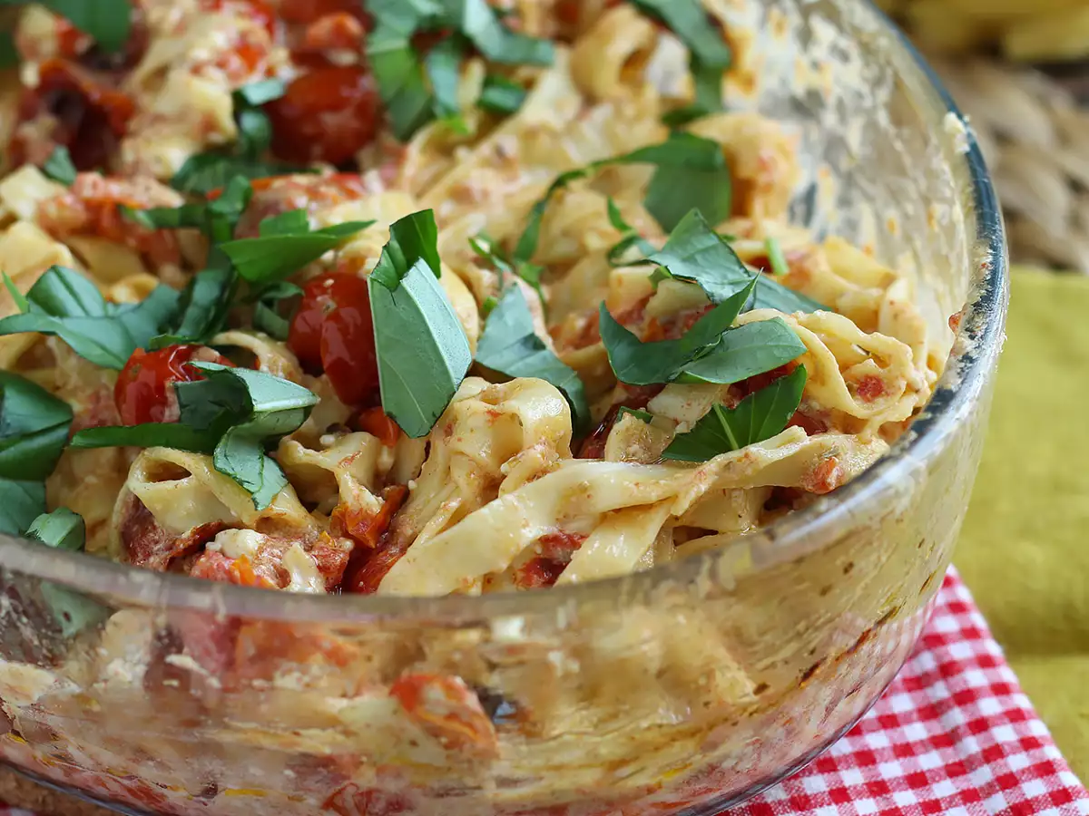 Tagliatelle Feta dan Tomat Ceri - Pasta Feta Panggang - foto 6