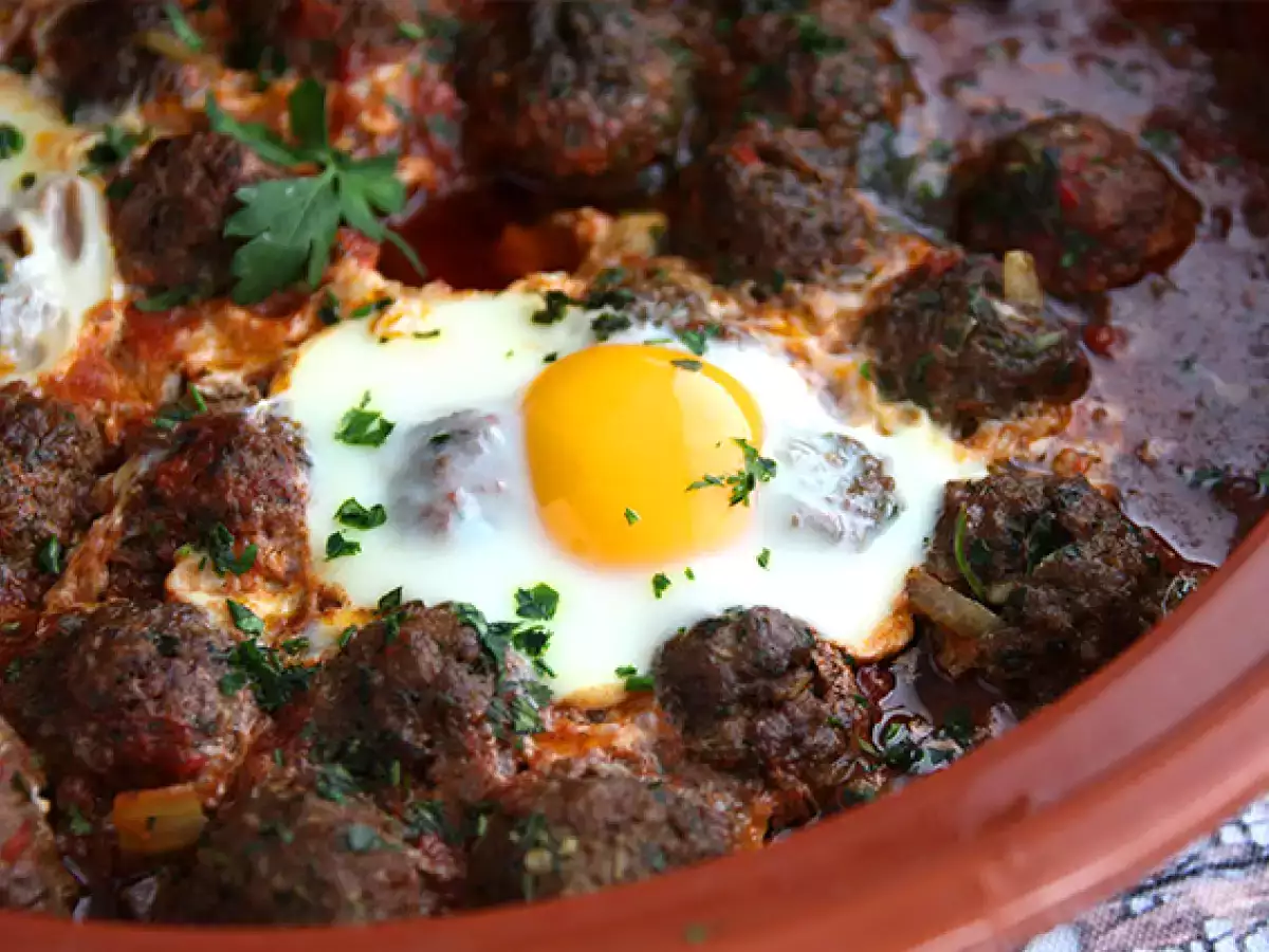 Tajine kefta (bakso cincang dengan bumbu dan rempah-rempah) - foto 3