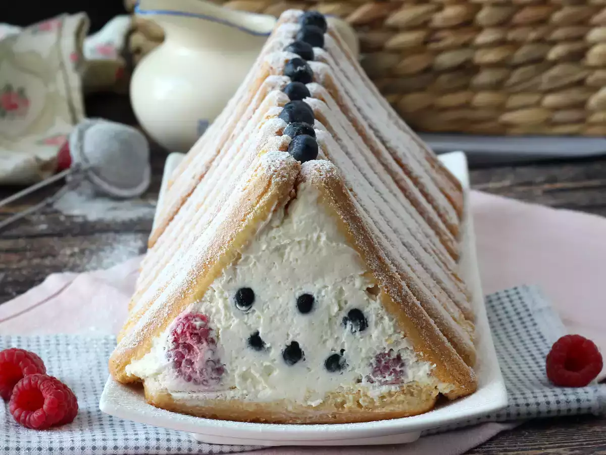 Tak Perlu Cetakan untuk Membuat Bûche Buah Beri Ini! - foto 5