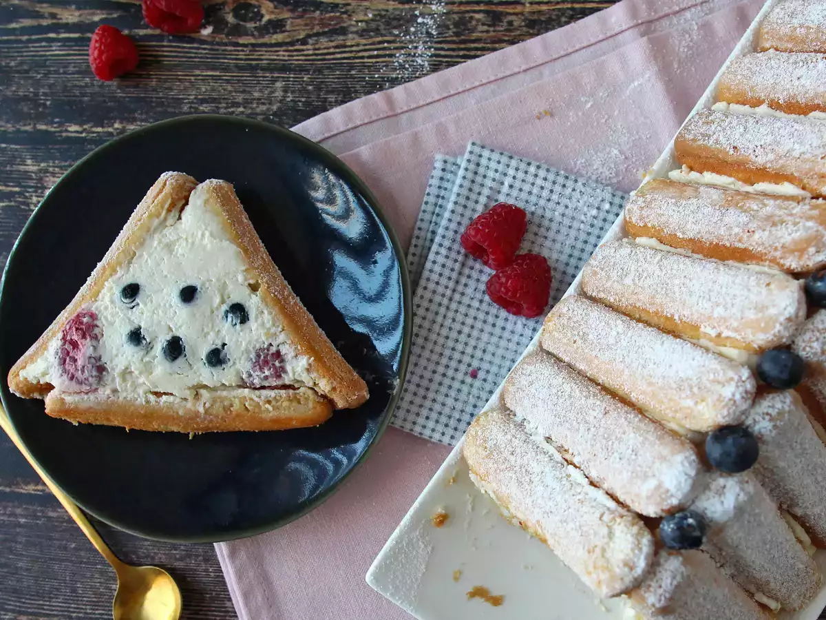 Tak Perlu Cetakan untuk Membuat Bûche Buah Beri Ini! - foto 6