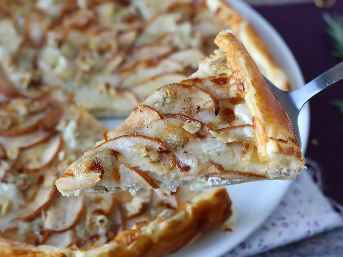 Tart Pir, Gorgonzola, dan Kacang Kenari: Perpaduan Manis-Gurih yang Menggugah Selera - foto 3