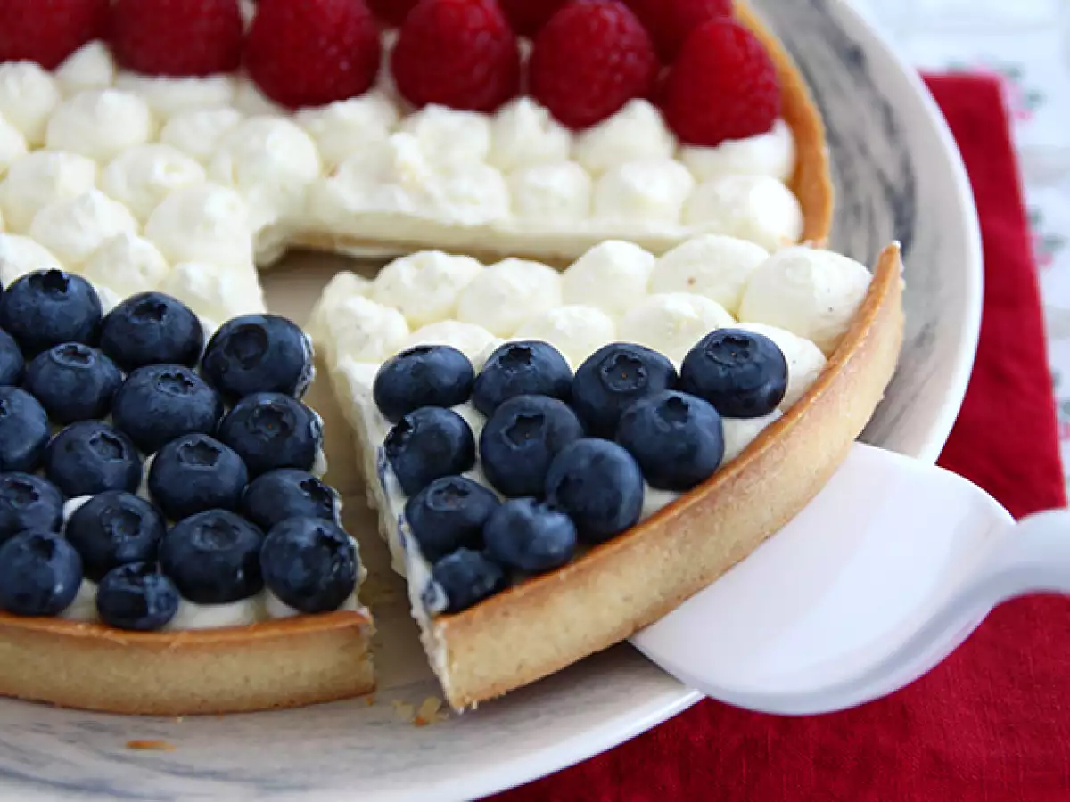 Tart Prancis Biru, Putih, dan Merah - foto 4