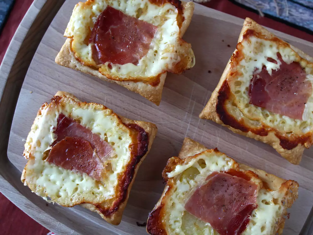 Tart tatin rasa raclette berukuran kecil, dalam porsi individual - foto 2
