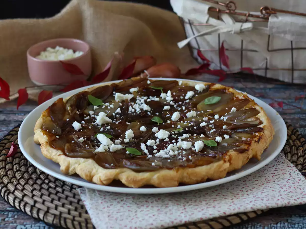 Tarte tatin bawang merah dan feta, versi gurih yang menggugah selera! - foto 6