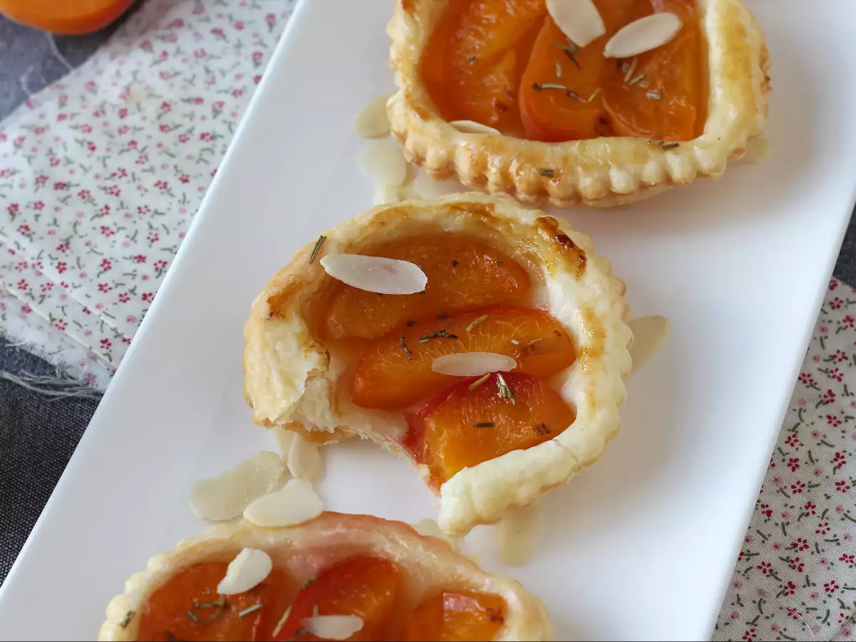 Tartelettes tatin aprikot, makanan penutup cepat saji saat Anda kedatangan tamu! - foto 4