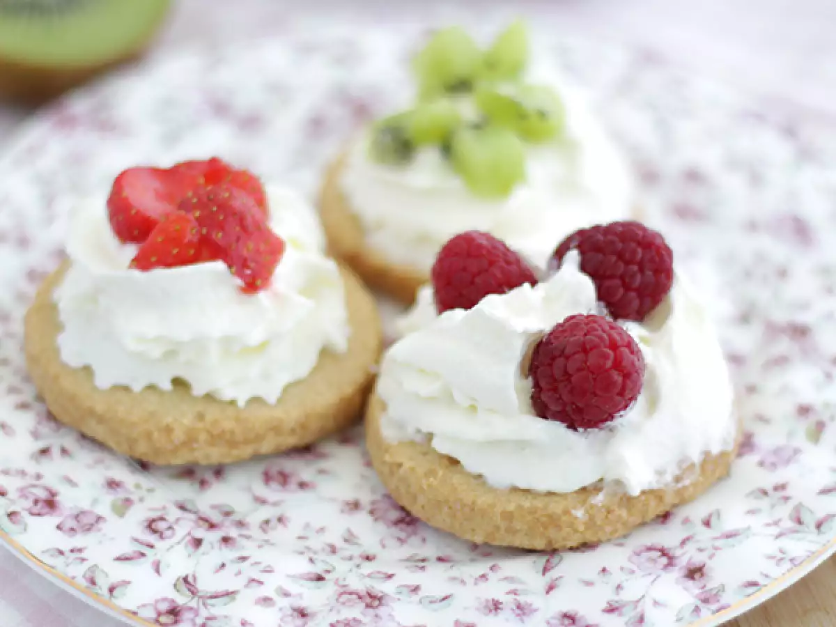 Tartlet kilat dengan buah