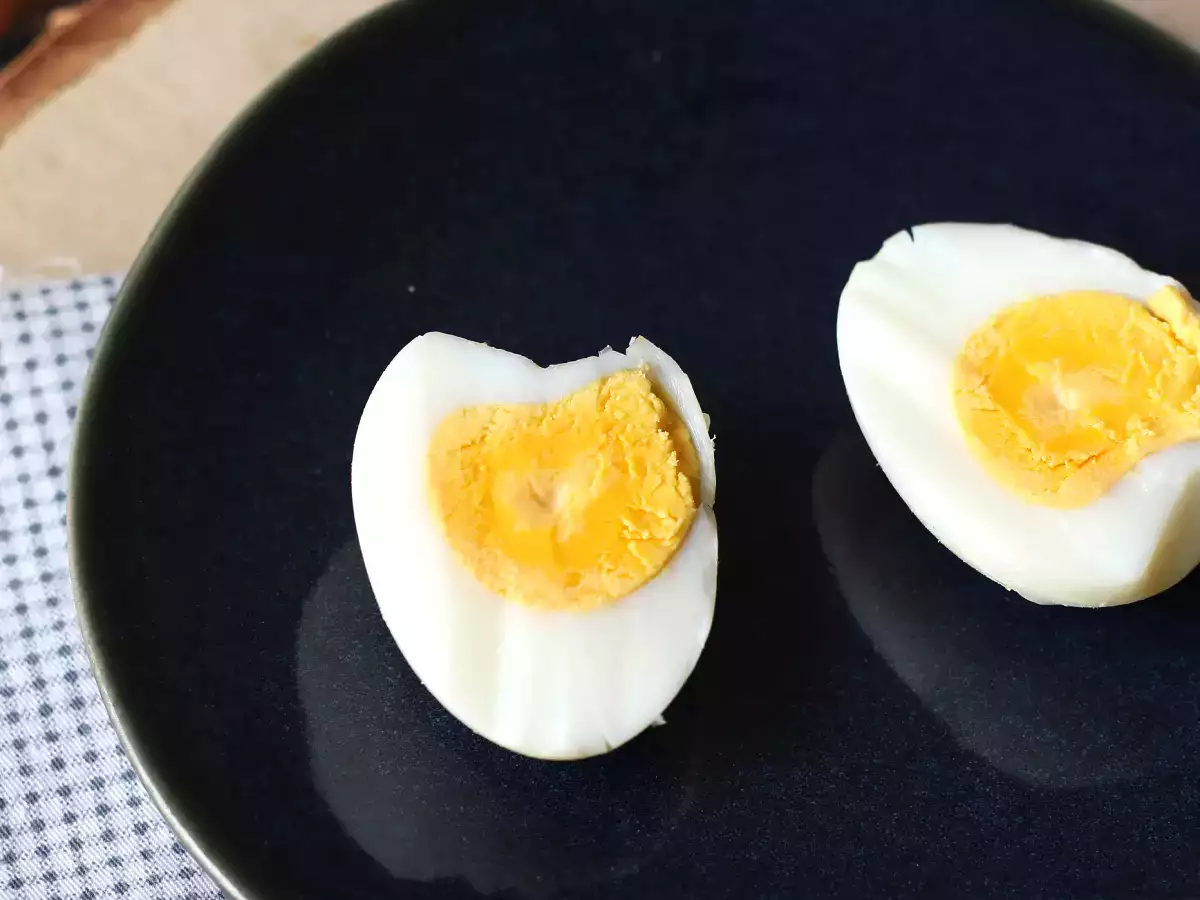 Telur rebus di dalam penggorengan udara - foto 4