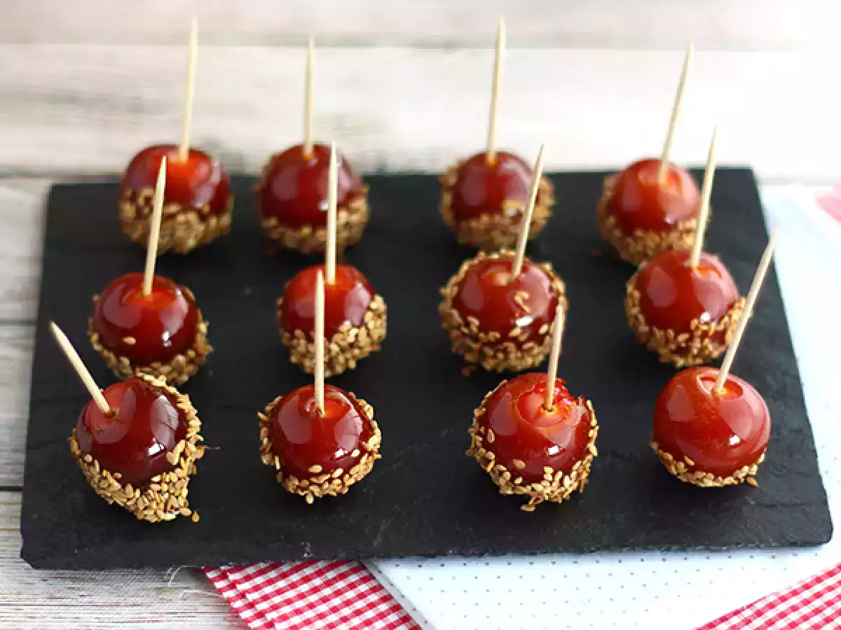 Tomat ceri karamel dengan biji wijen atau tomat cinta - foto 2