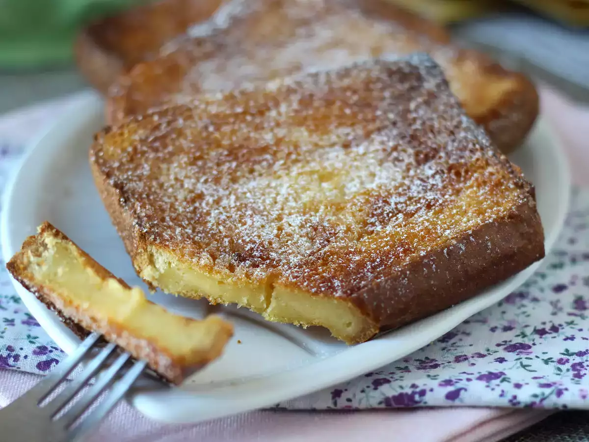 Torrijas dalam penggorengan udara dengan roti brioche, sebuah tradisi tanpa kerumitan