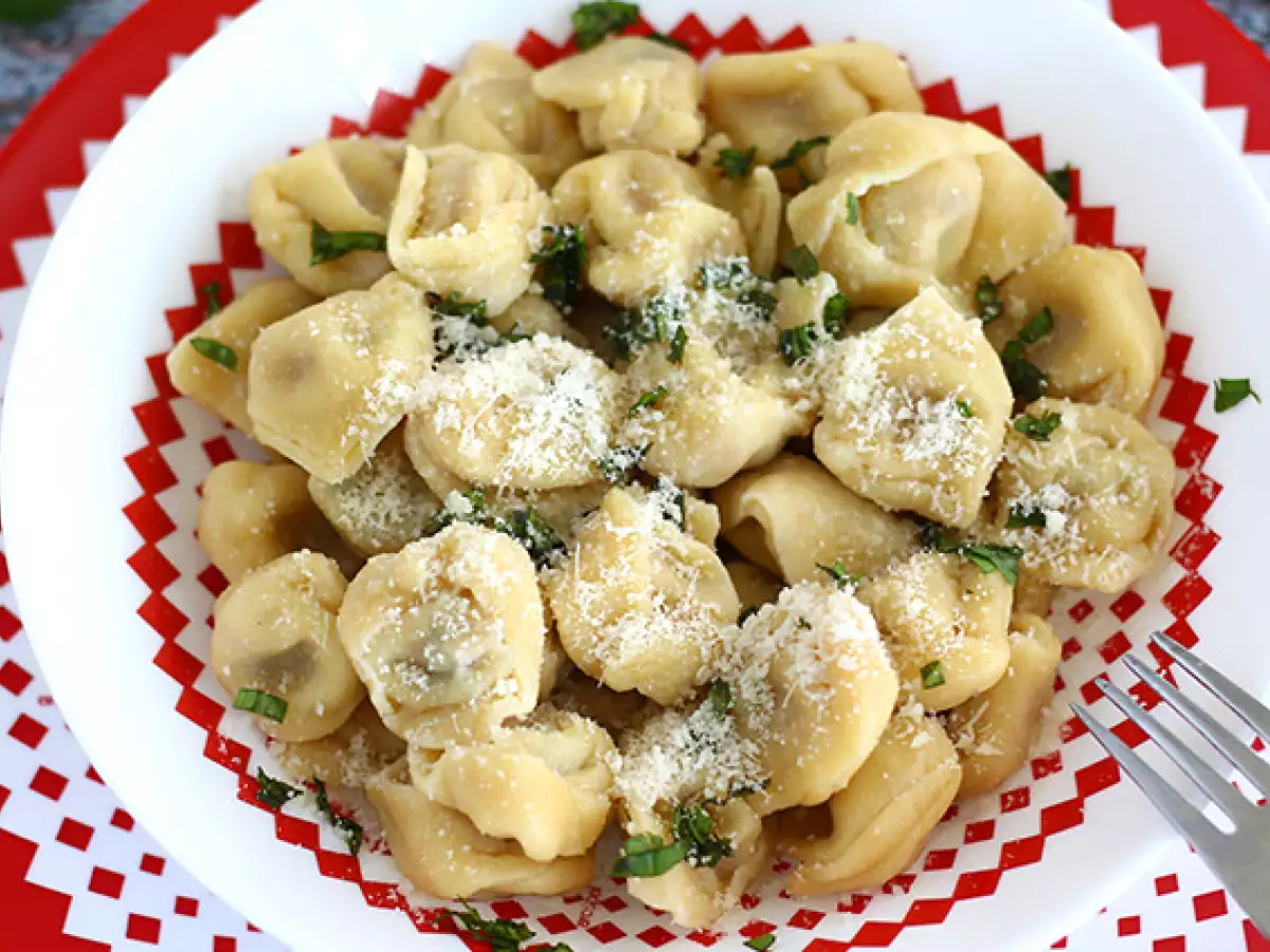 Tortellini Parmesan dengan Ham dan Kemangi - foto 2