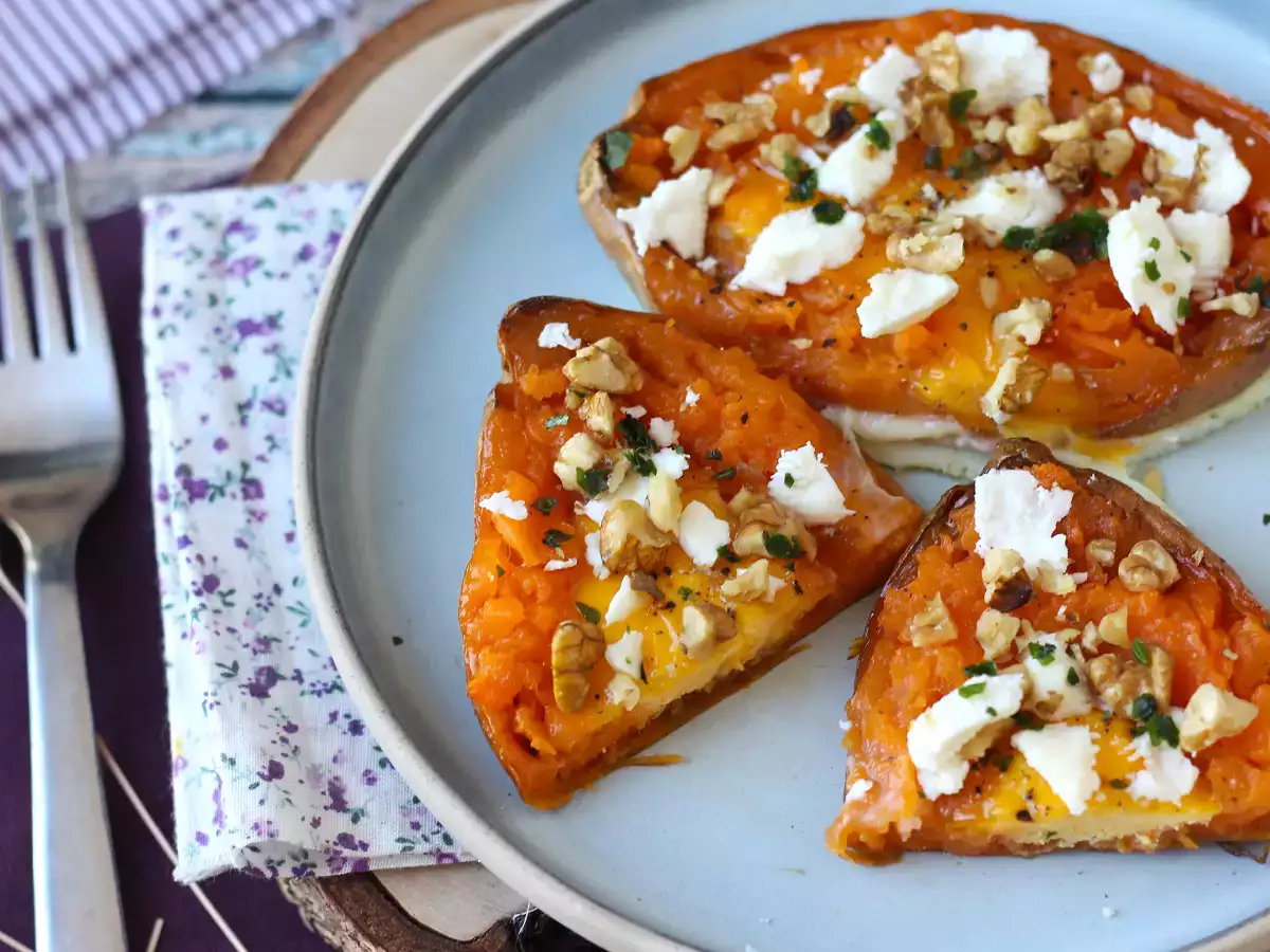 Ubi jalar panggang dengan telur, keju feta, madu, dan kacang kenari - foto 2
