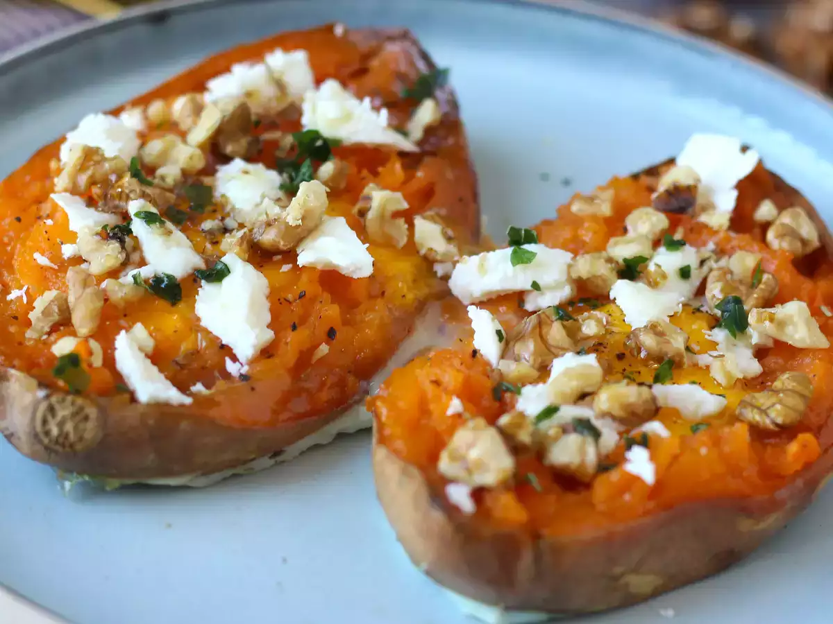 Ubi jalar panggang dengan telur, keju feta, madu, dan kacang kenari - foto 4