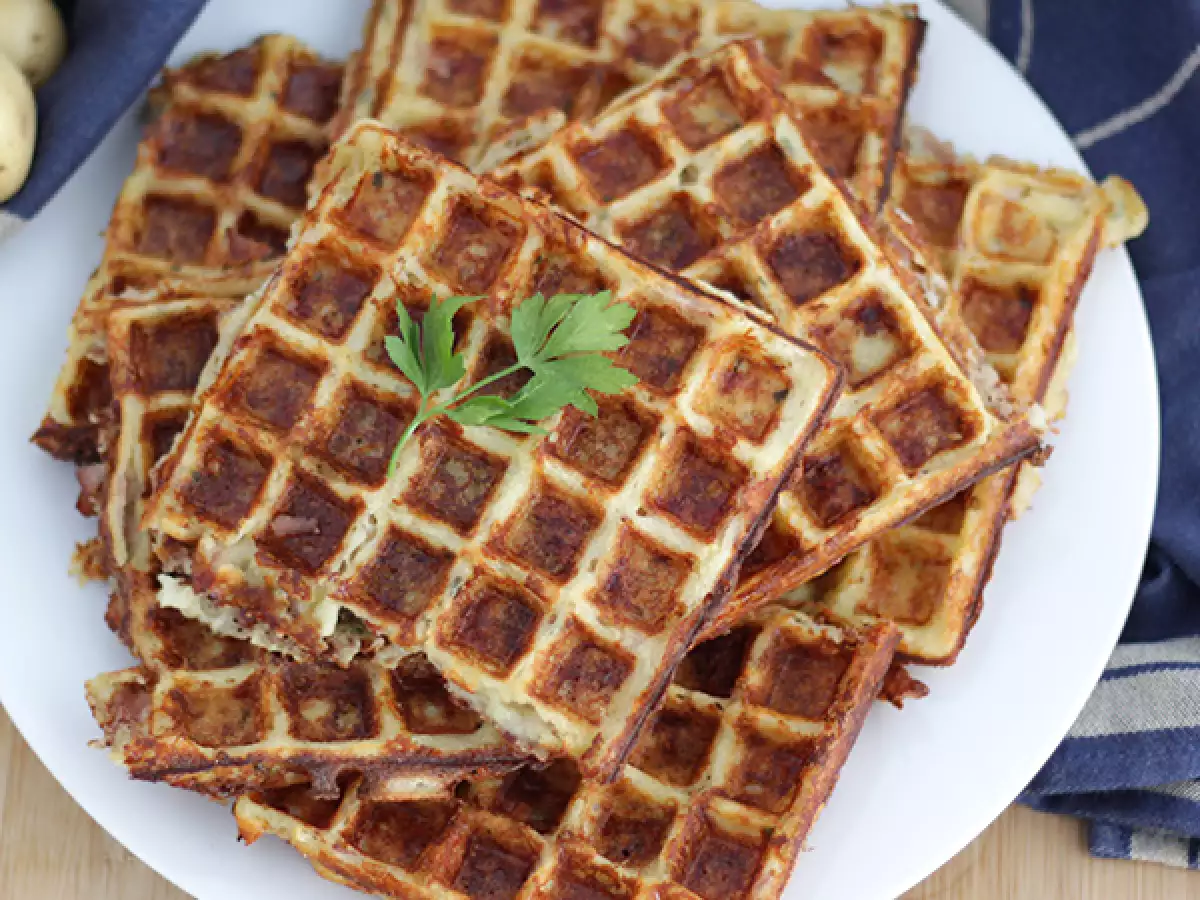 Wafel Gurih dengan Bacon, Keju Comté, dan Kentang - foto 2