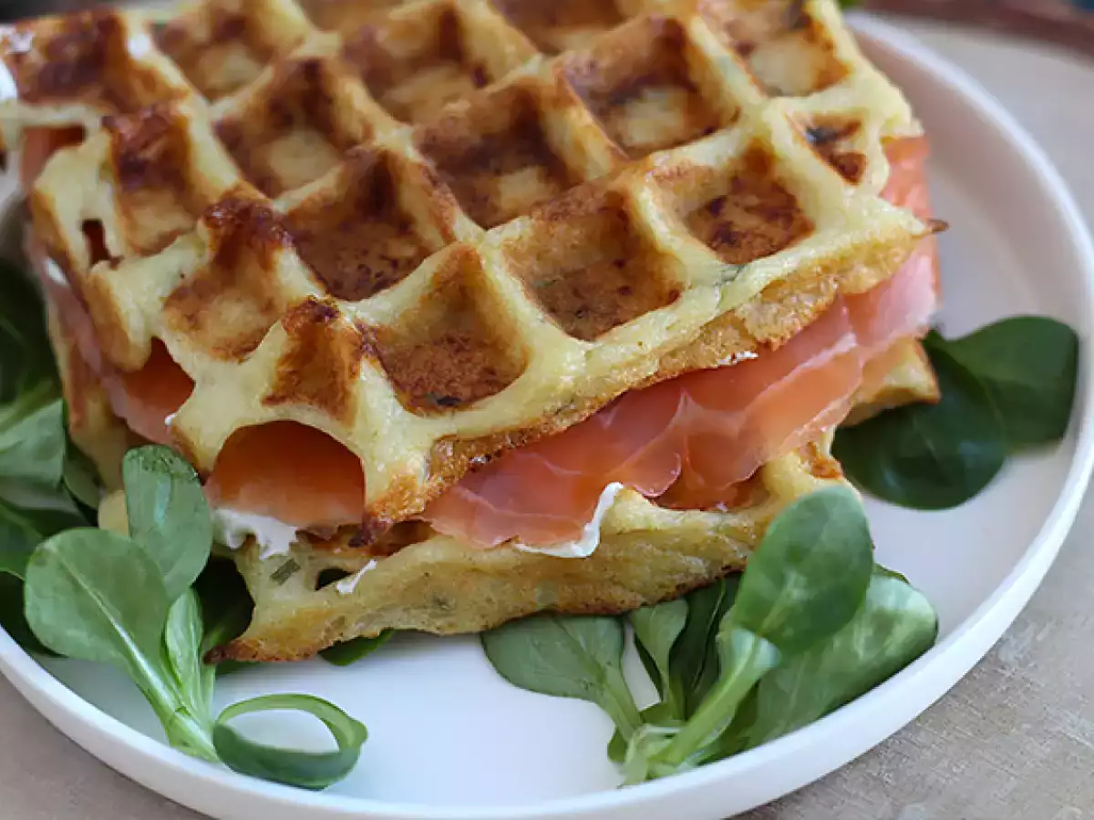 Wafel Kentang Isi Salmon Asap dan Keju Krim - foto 3