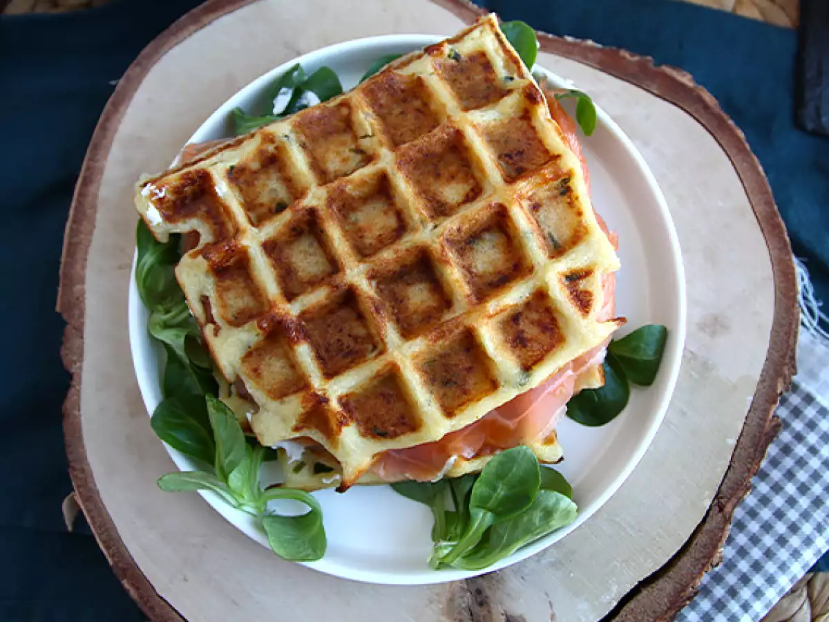 Wafel Kentang Isi Salmon Asap dan Keju Krim - foto 5
