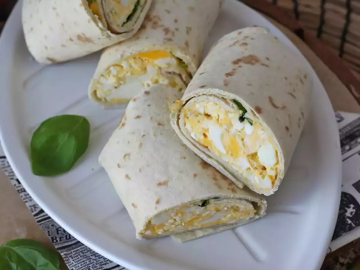 Wrap telur feta yang lembut dan tinggi protein - foto 2