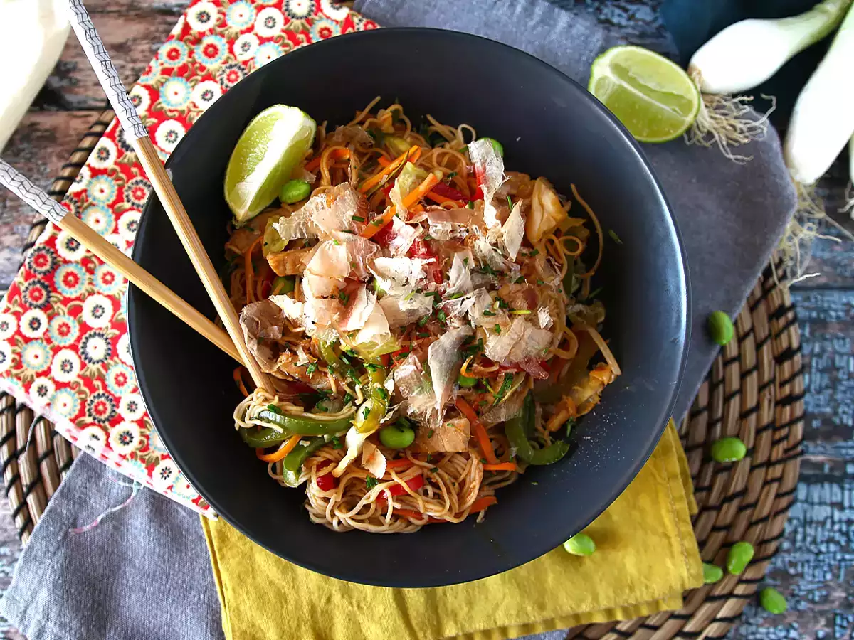 Yakisoba, mie tumis dengan sayuran - foto 3