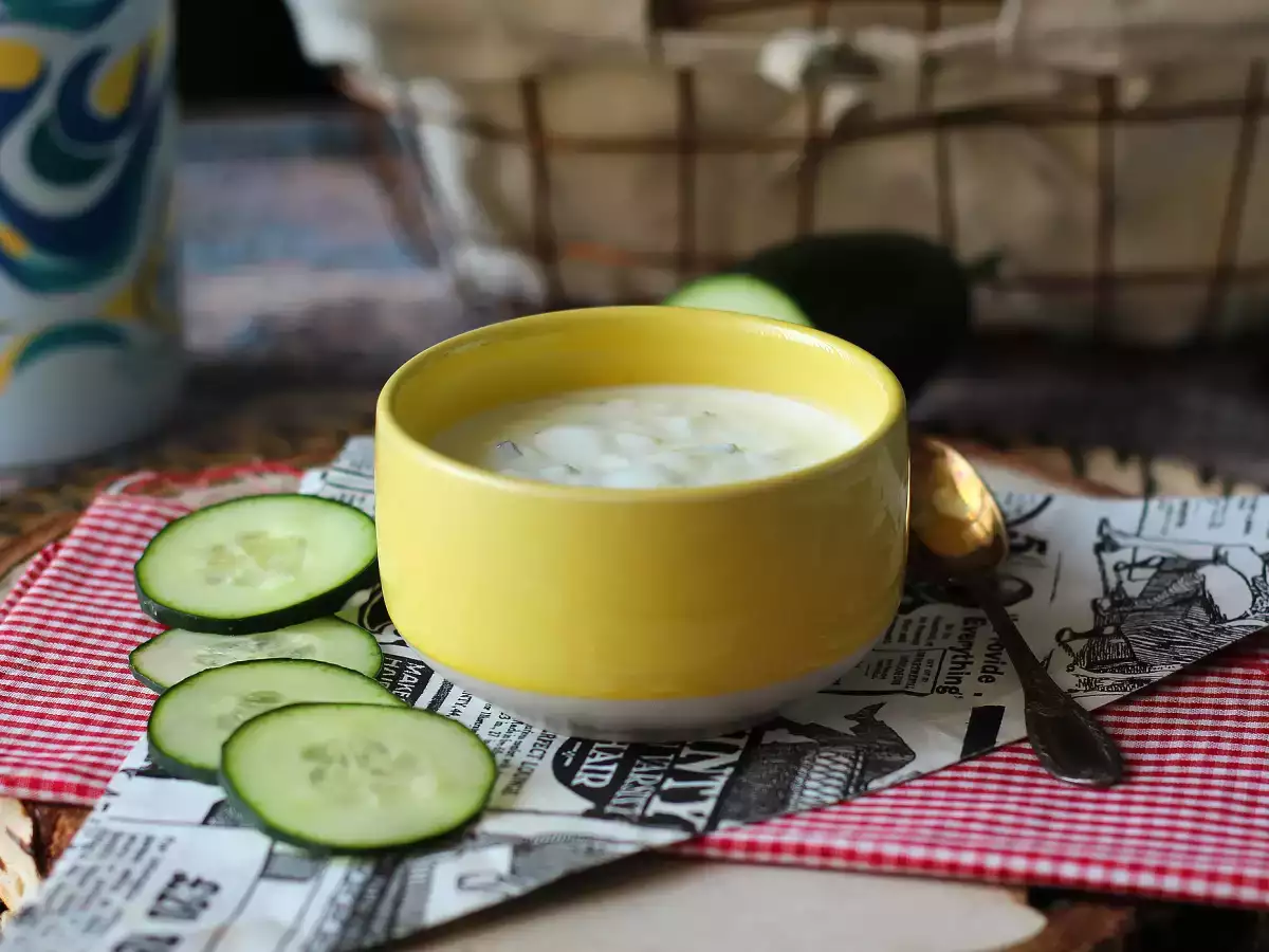 Yoghurt Yunani, mentimun dan saus bawang - foto 4